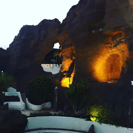 Ancla I Old Town&playa Chica